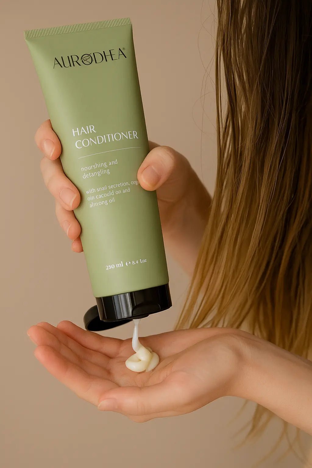 APRÈS - SHAMPOING À LA BAVE D’ESCARGOT – NOURRISSANT, RÉPARATEUR & CHEVEUX DOUX ET BRILLANTS - ESSENSIA BEAUTY