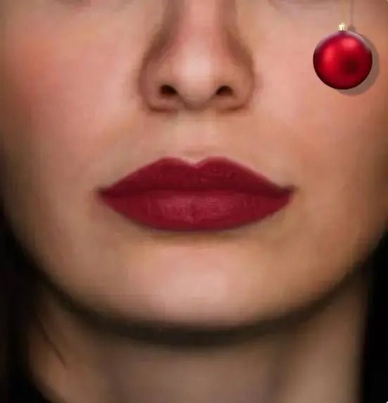 MATTE INTENSE LIPSTICK – COULEUR LONGUE DURÉE, FINI VELOURS & CONFORT HYDRATANT - ESSENSIA BEAUTY